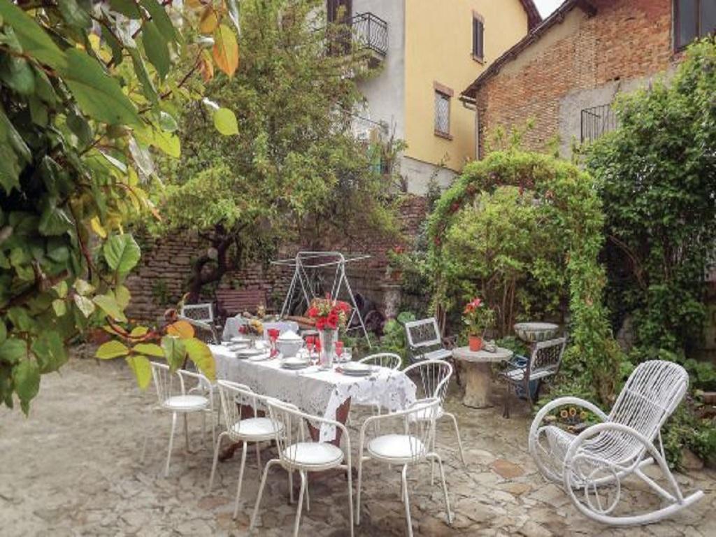 B&B I Colori Dell'Arcobaleno Belvedere Langhe Exterior foto